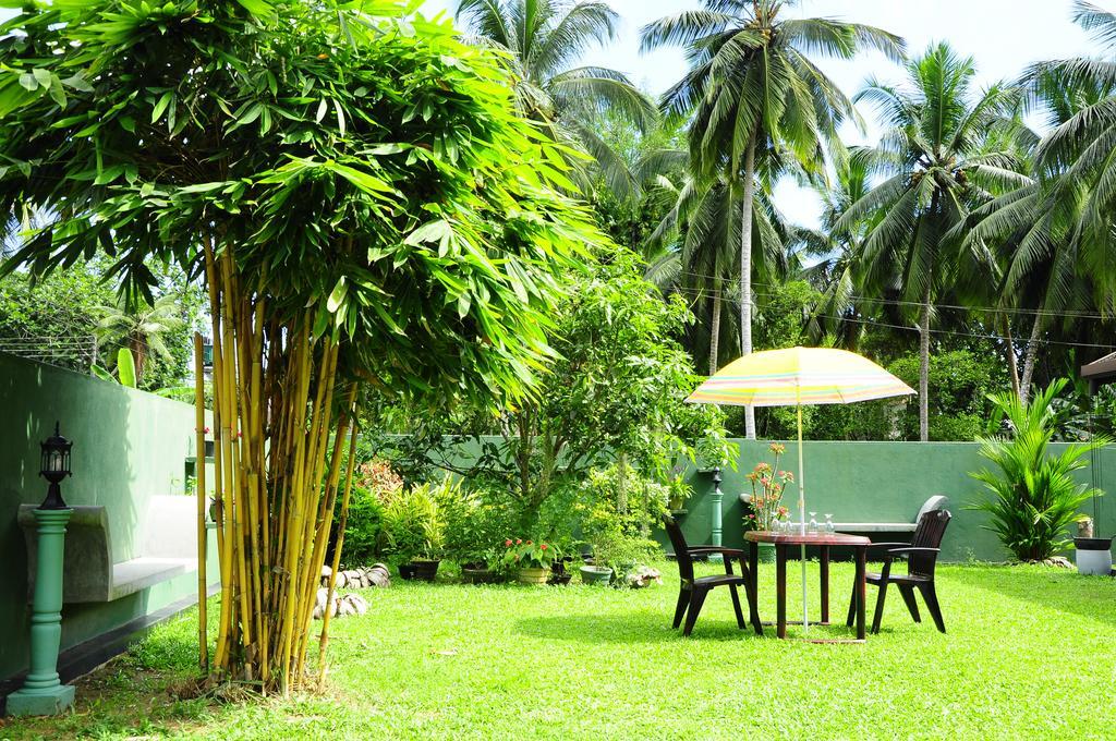 Lumbini Villa Bentota Zimmer foto