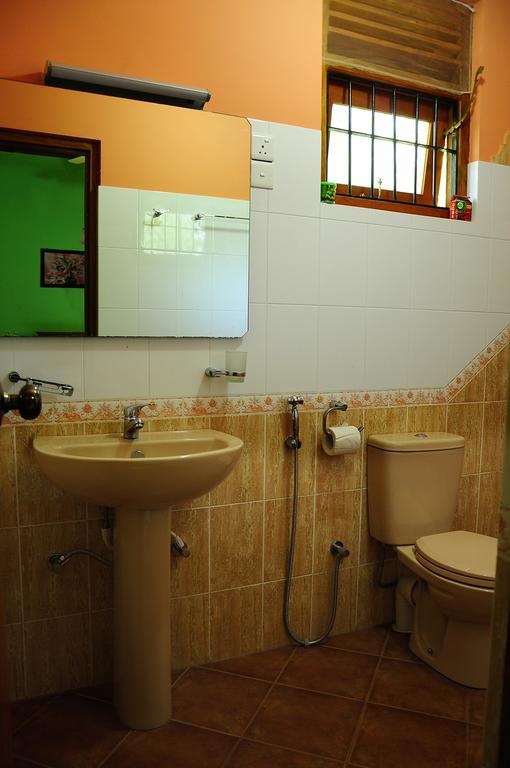 Lumbini Villa Bentota Zimmer foto